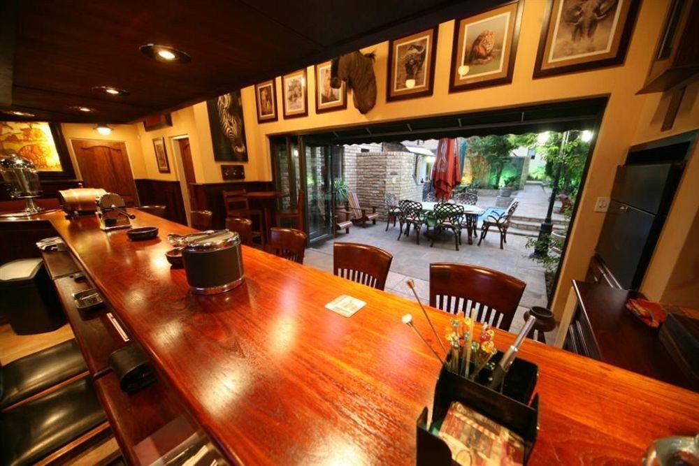 Le Cozmo Guesthouse Johannesburg Bagian luar foto