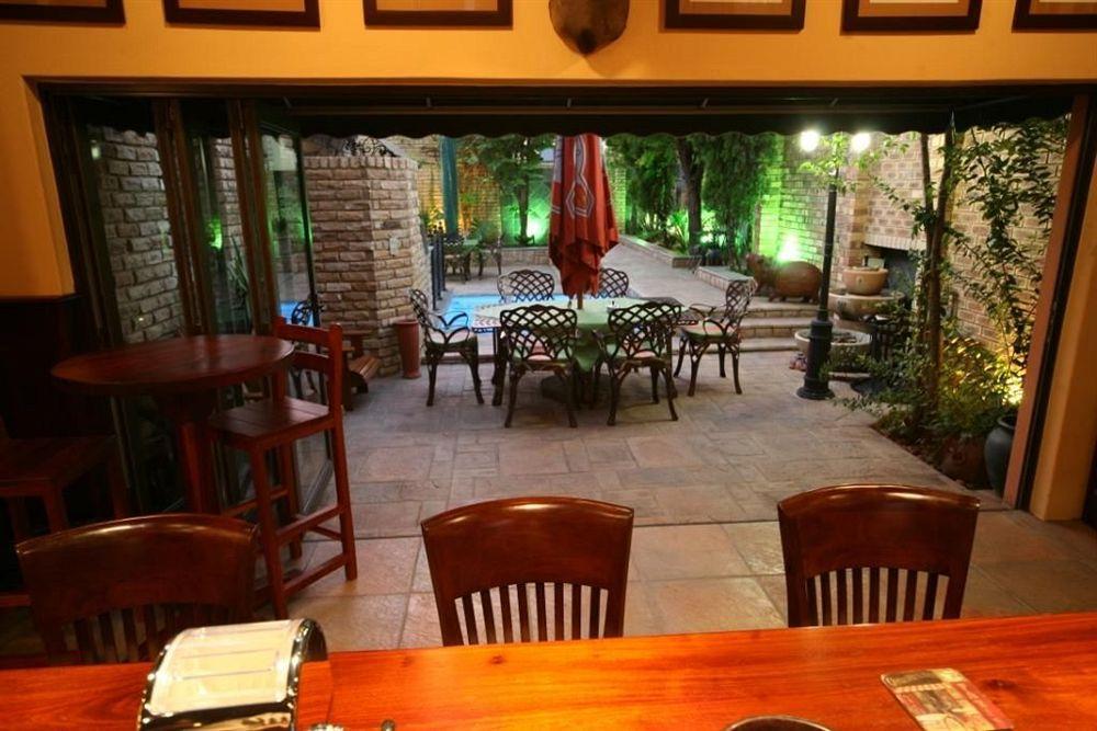Le Cozmo Guesthouse Johannesburg Bagian luar foto