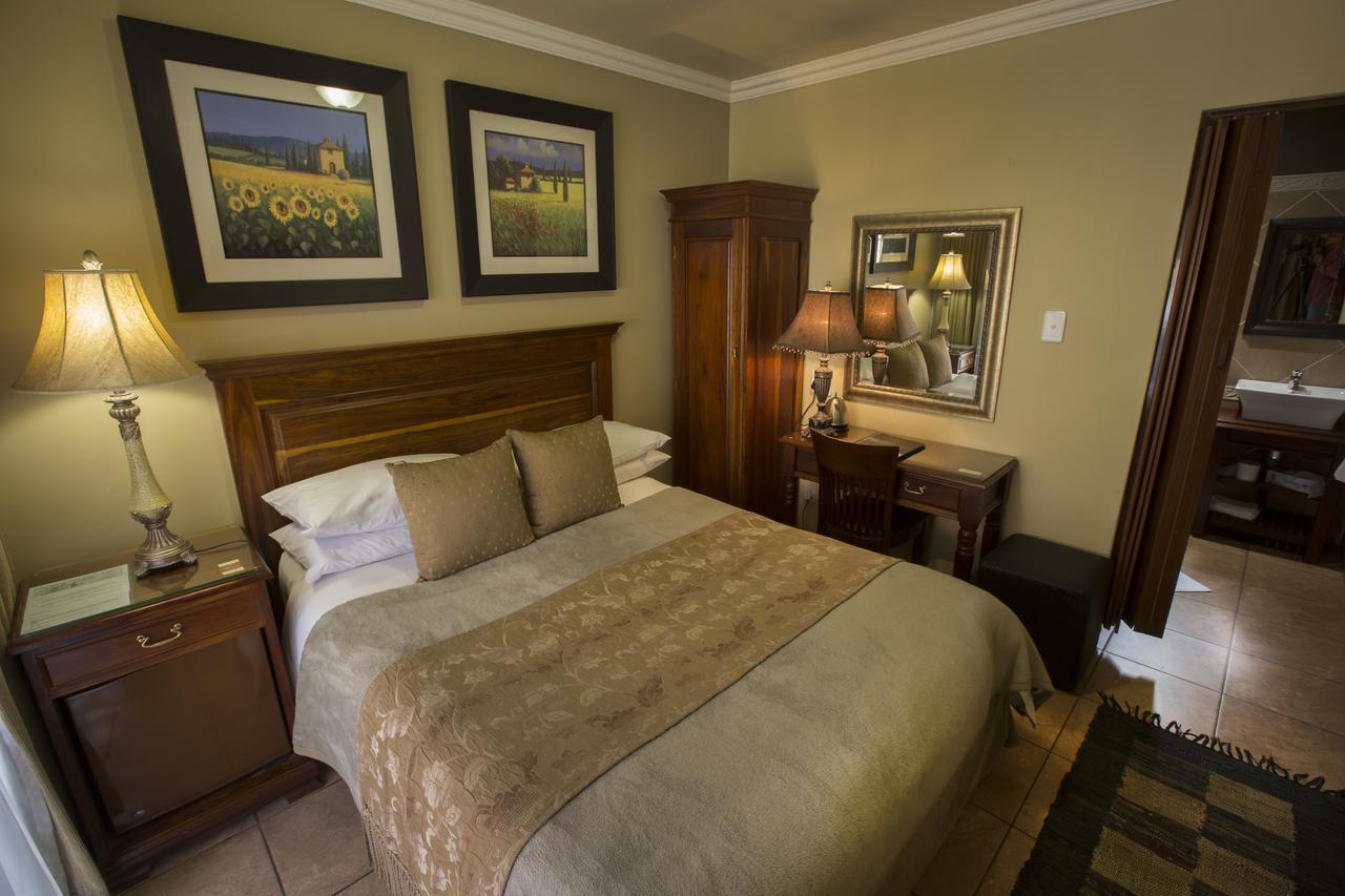 Le Cozmo Guesthouse Johannesburg Bagian luar foto