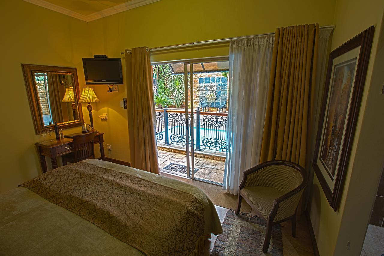 Le Cozmo Guesthouse Johannesburg Bagian luar foto