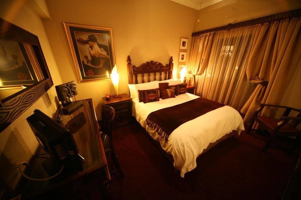 Le Cozmo Guesthouse Johannesburg Bagian luar foto