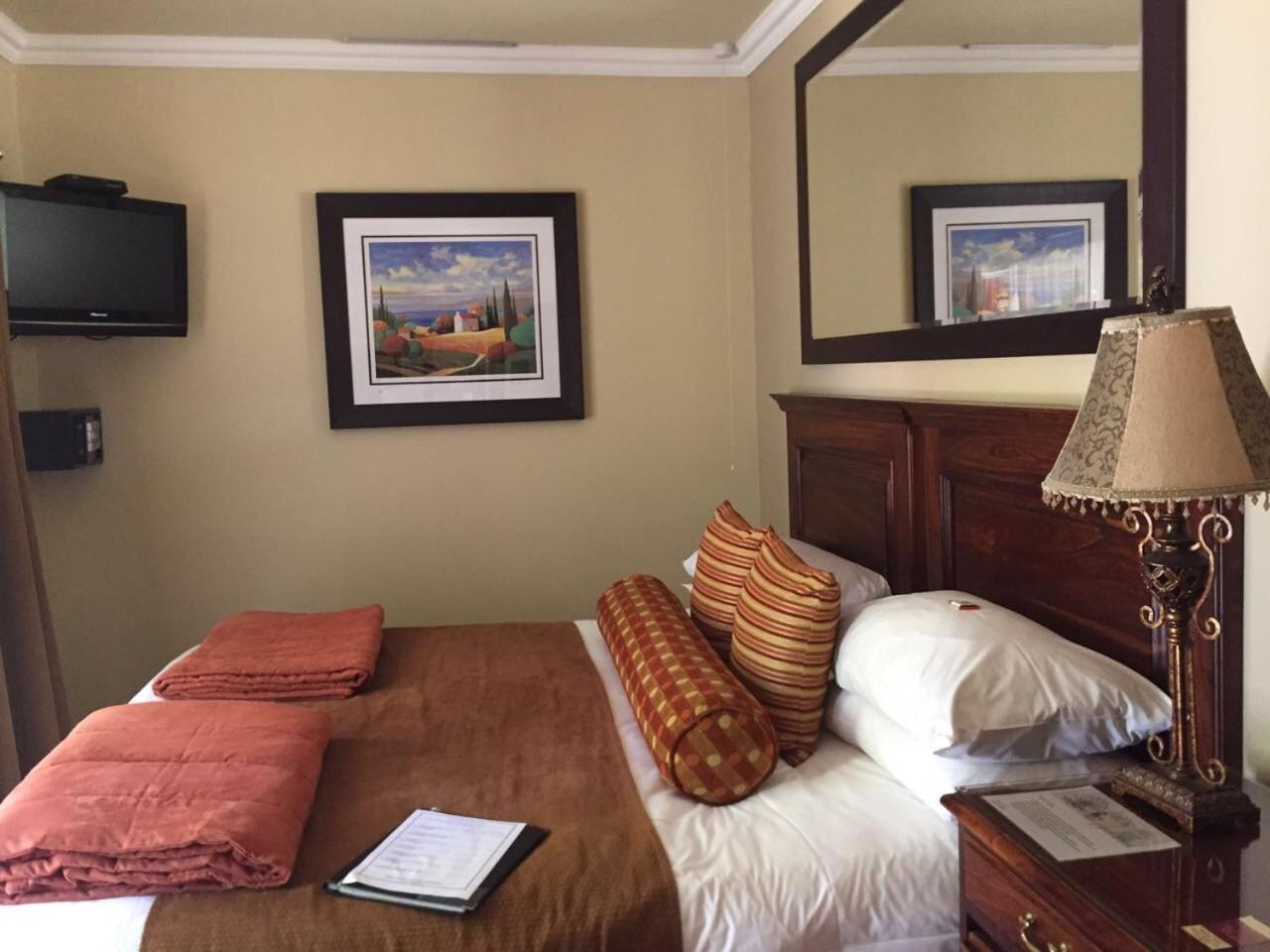 Le Cozmo Guesthouse Johannesburg Bagian luar foto
