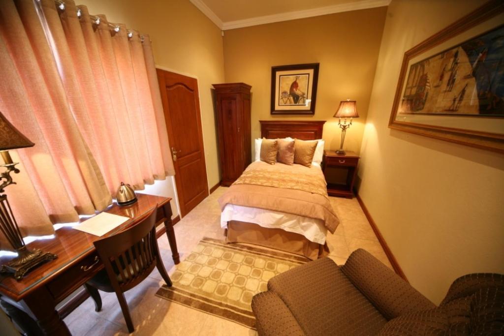 Le Cozmo Guesthouse Johannesburg Bagian luar foto
